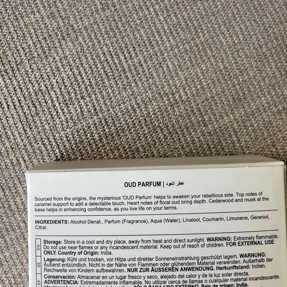 Bella Vita Oud Parfum - White Box with Gold Text - Picture 3 of 4